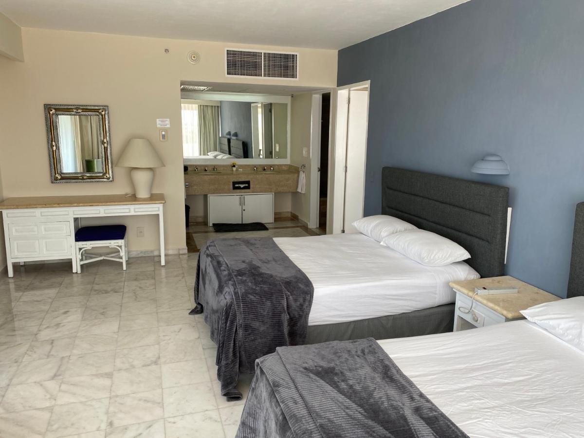 Condo In Ocean Front Resort แคนคูน ภายนอก รูปภาพ